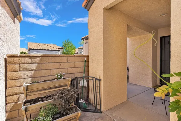$280,000 | 11556 Winifred Drive, Apple Valley, CA 92308
