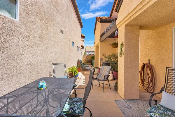 $280,000 | 11556 Winifred Drive, Apple Valley, CA 92308