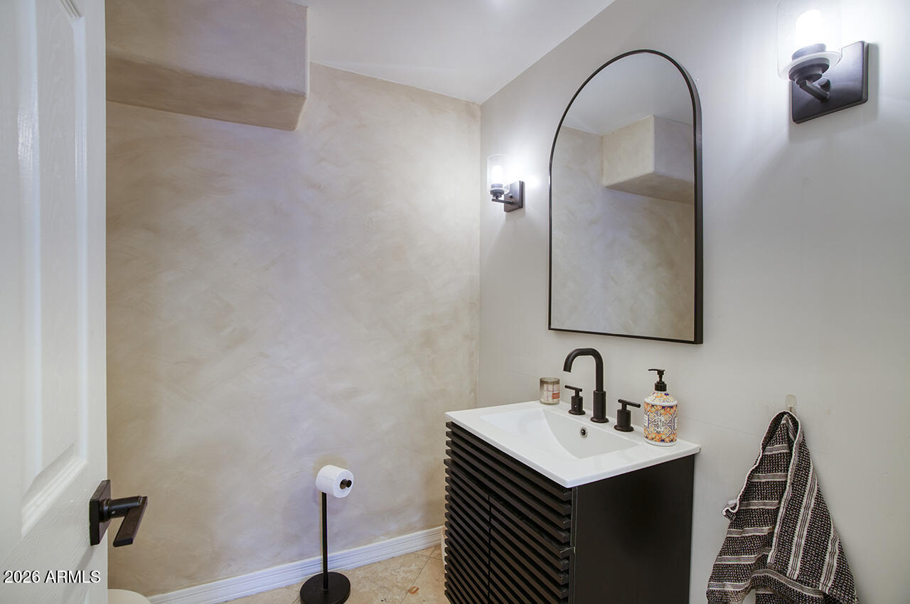 625 West Ocotillo Road Phoenix, AZ 85013 - Photo 11 of 28 Powder room