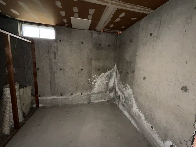 a view of basement