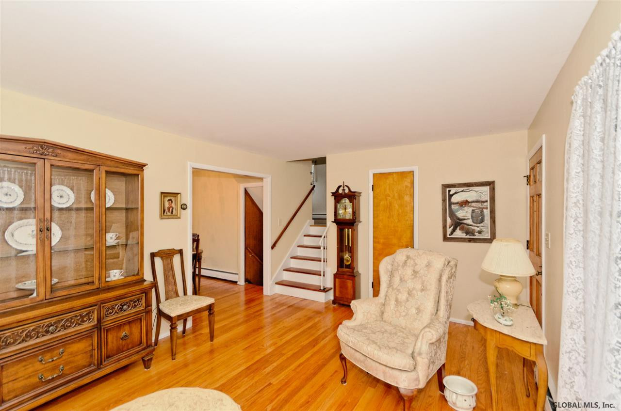 284 Osborne Road Colonie, NY 12211 - Photo 3 of 25 Photo 3