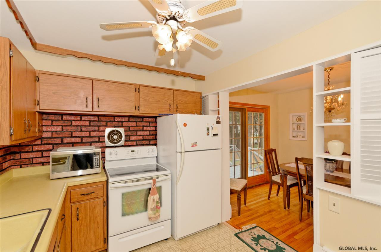 284 Osborne Road Colonie, NY 12211 - Photo 8 of 25 Photo 8