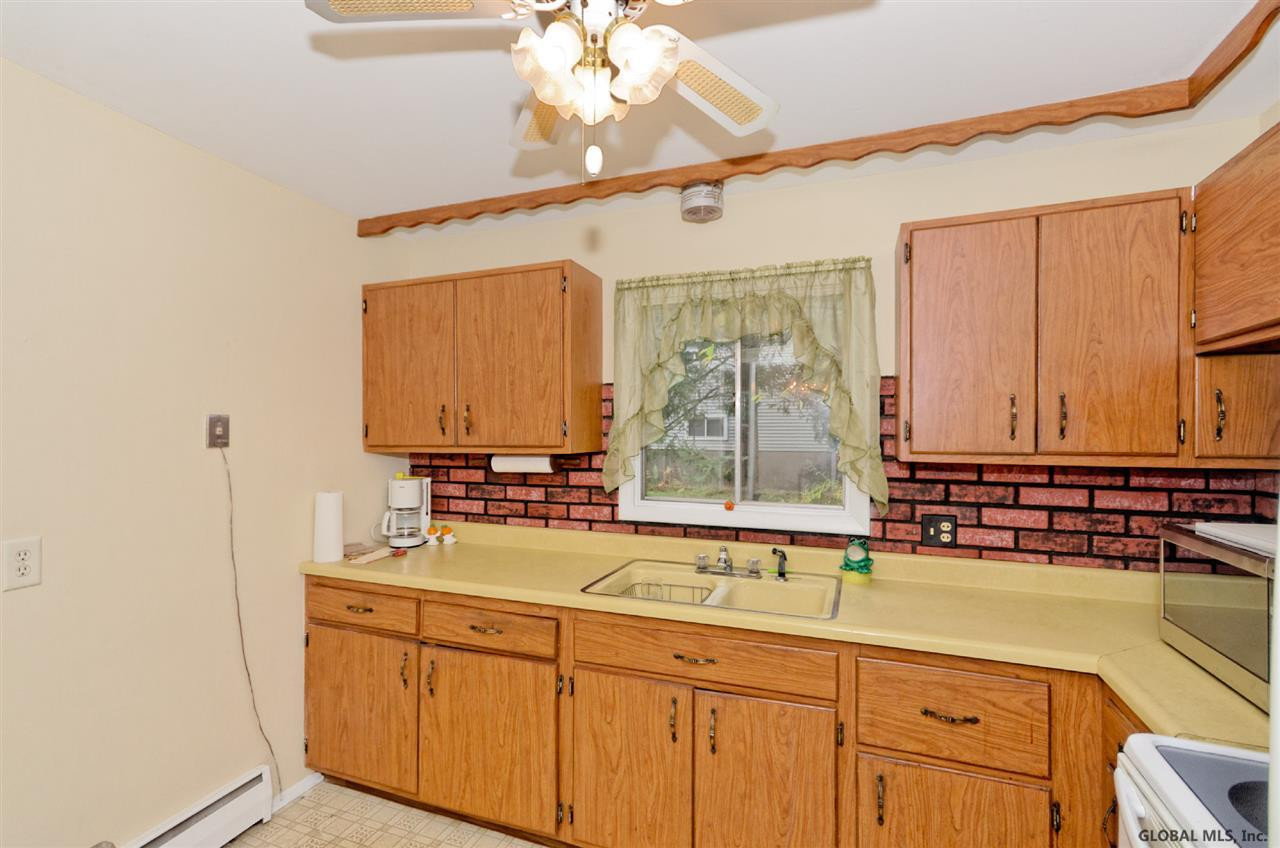 284 Osborne Road Colonie, NY 12211 - Photo 9 of 25 Photo 9