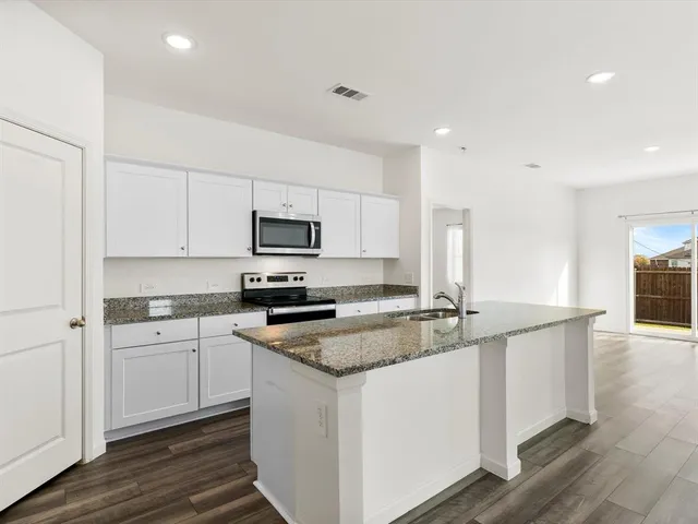 $2,200 | 13344 Ridings Drive, Fort Worth, TX 76052