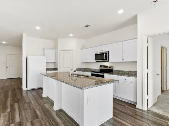 $2,200 | 13344 Ridings Drive, Fort Worth, TX 76052