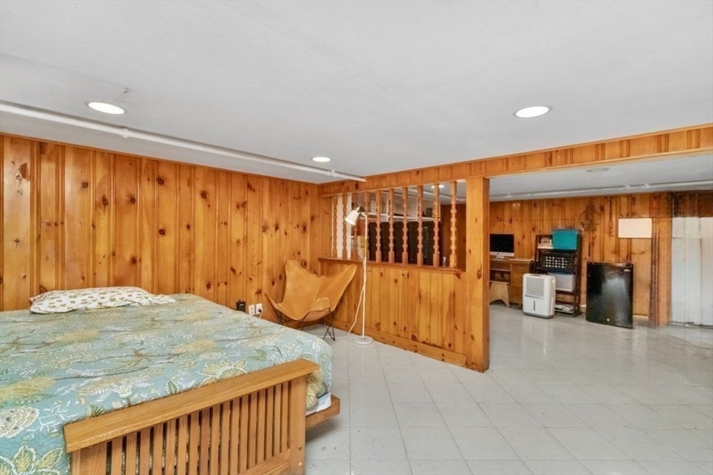44 Barbara Road Newton, MA 02465 - Photo 18 of 34