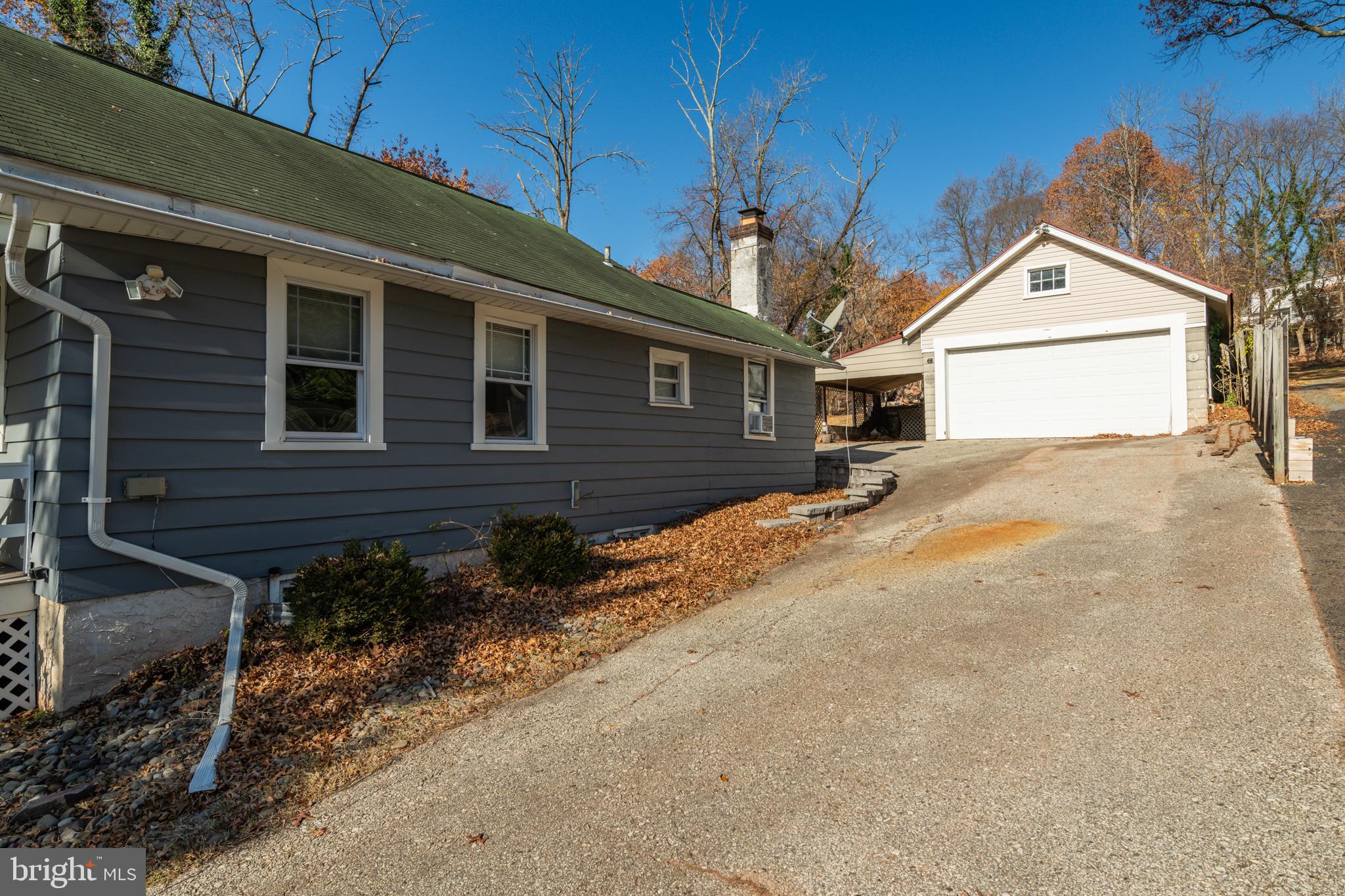 237 Pinetown Road Audubon, PA 19403 - Photo 15 of 25 Driveway and detached garage