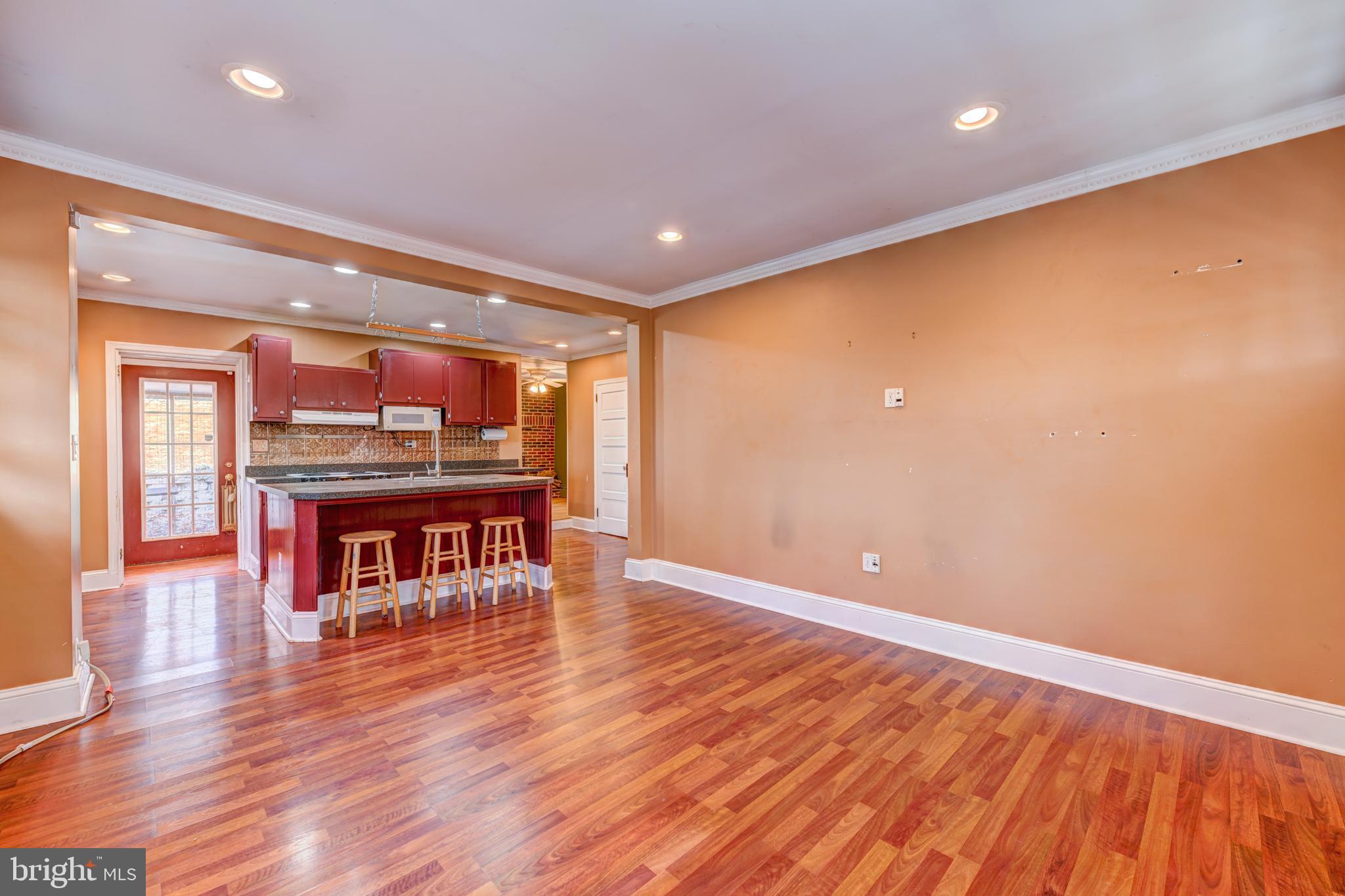 Family room - kitchen