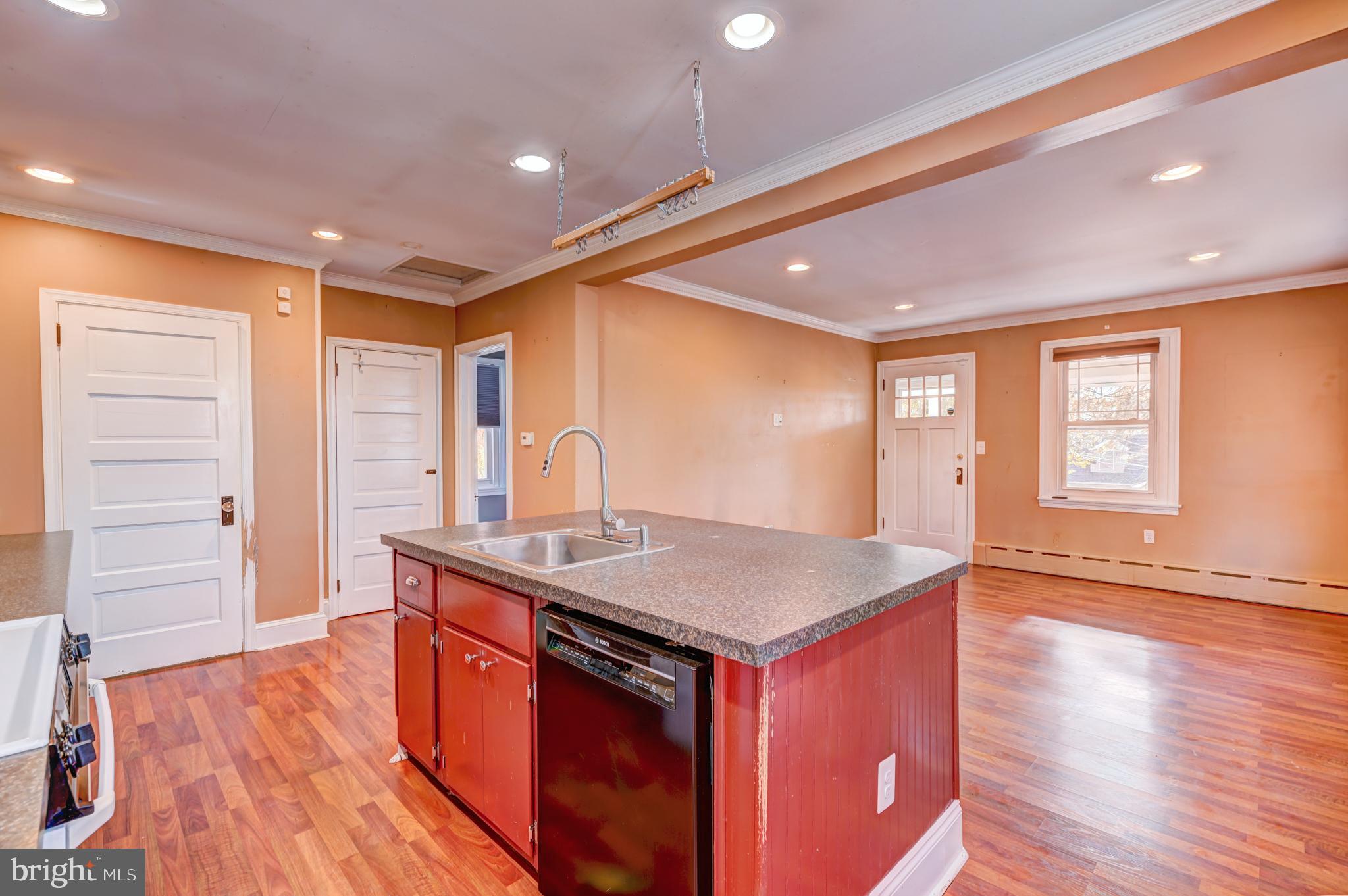237 Pinetown Road Audubon, PA 19403 - Photo 8 of 25 Kitchen - family room