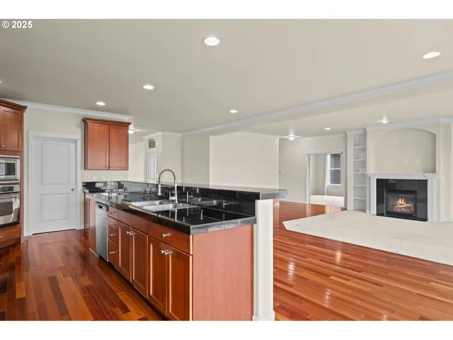 a view of empty room with windows