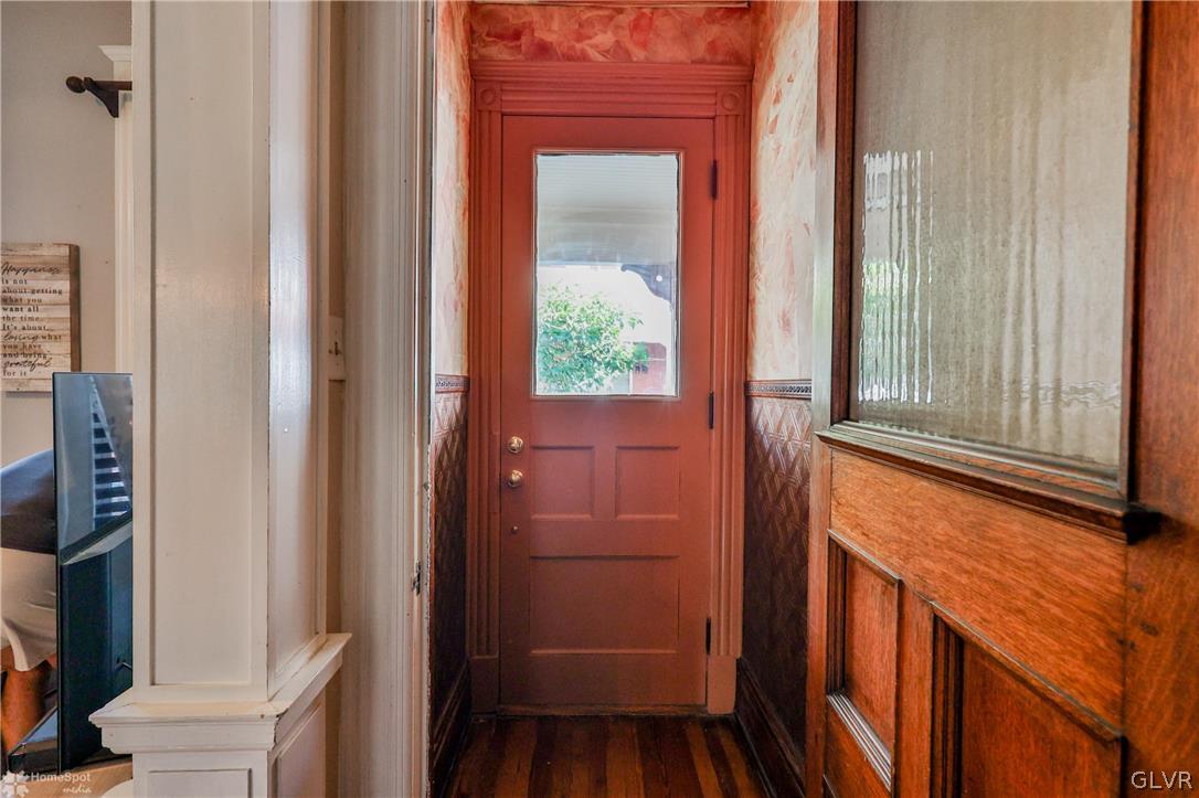 435 Pawnee Street Bethlehem, PA 18015 - Photo 4 of 35 Gallery Image 4