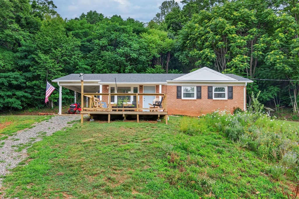 1917 Bull Mountain Road Stuart, VA 24171 - Photo 6 of 53 Gallery Image 6