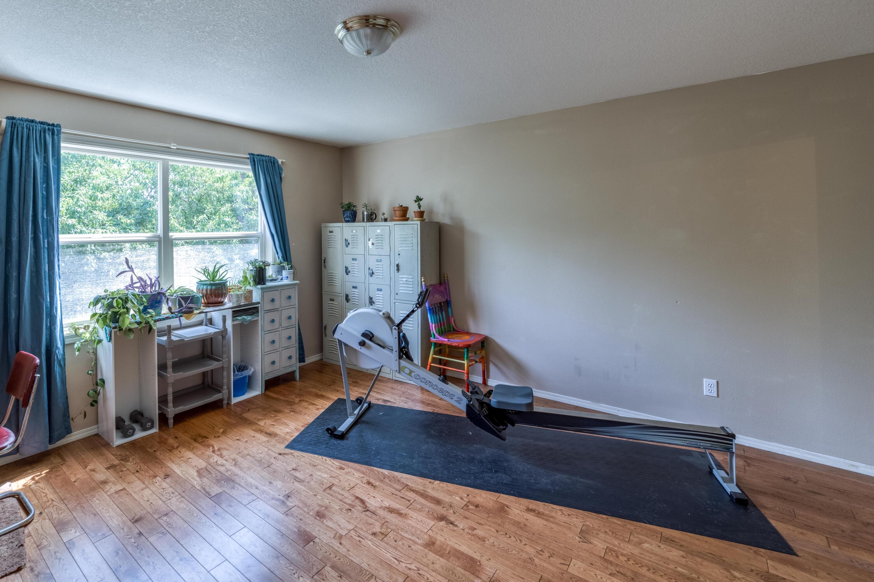 62799 Eagle Road Bend, OR 97701 - Photo 27 of 38 Bedroom 3