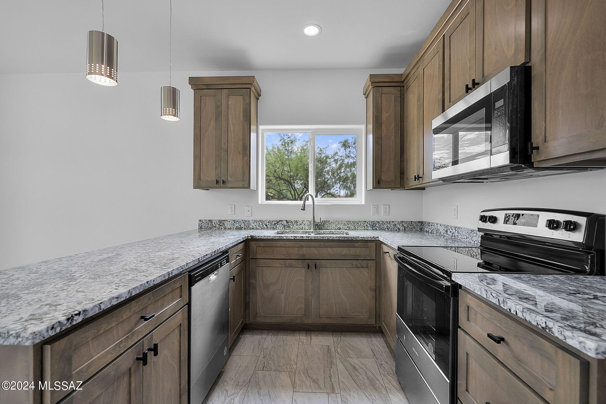1691 Ruido Court Rio Rico, AZ 85648 - Photo 13 of 28