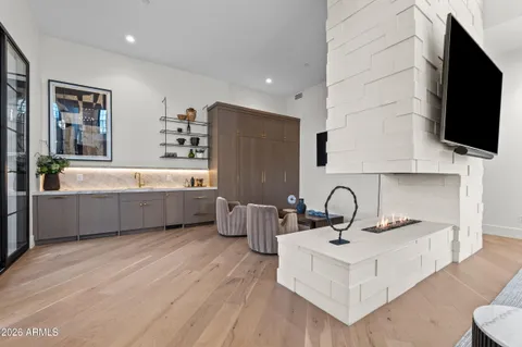 $7,500,000 | 9735 East Kemper Way, Scottsdale, AZ 85255