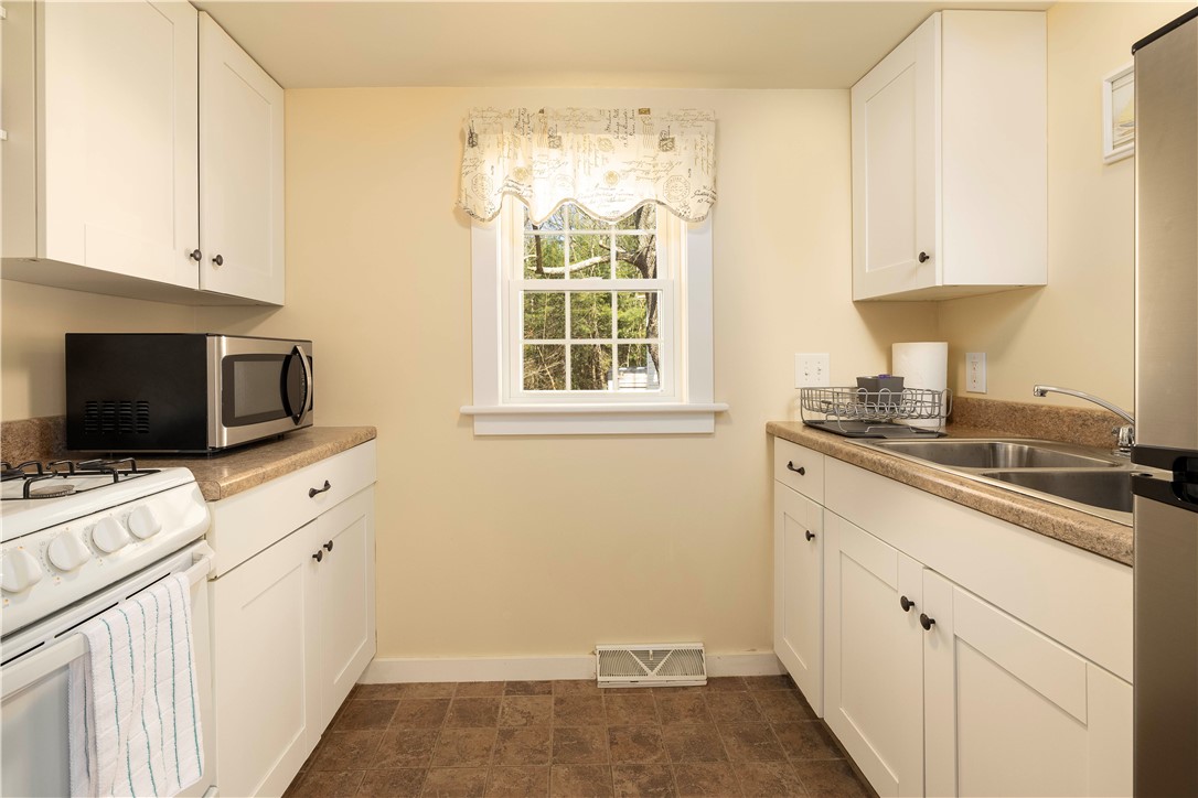 88 Old Post Road, Unit 6 Westerly, RI 02891 - Photo 7 of 19 Gallery Image 7