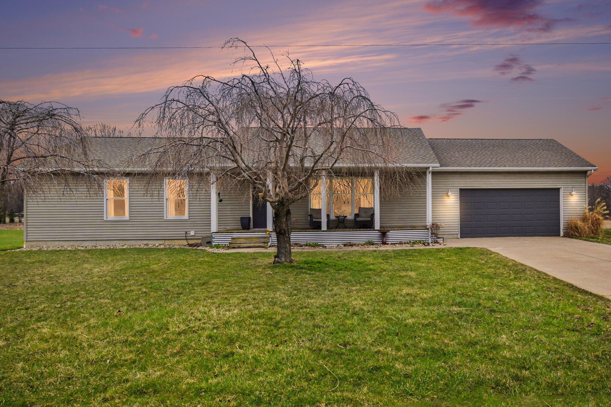 11652 Snow Road Bridgman, MI 49106 - Photo 2 of 21 001_file_9123