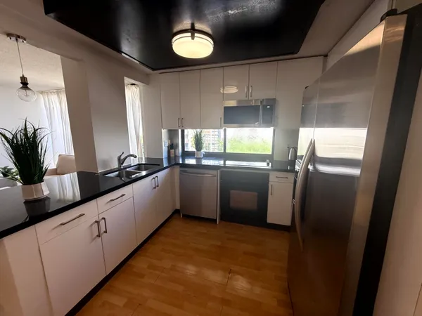 $2,300 | 16909 North Bay Road, Unit 507, Sunny Isles Beach, FL 33160