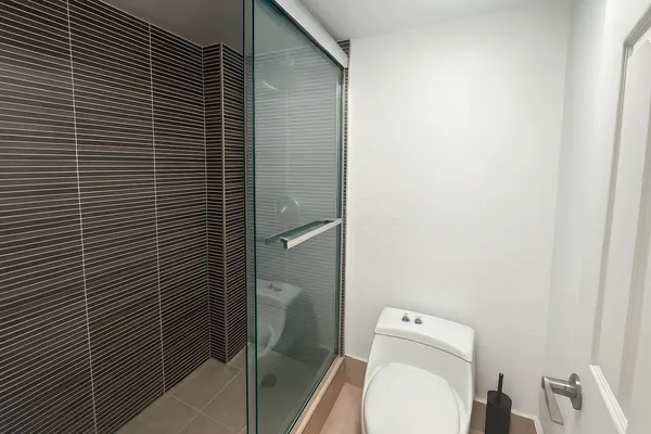 $2,300 | 16909 North Bay Road, Unit 507, Sunny Isles Beach, FL 33160