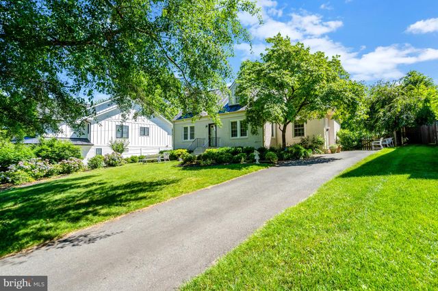 $1,600,000 | 1451 Pathfinder Lane, McLean, VA 22101