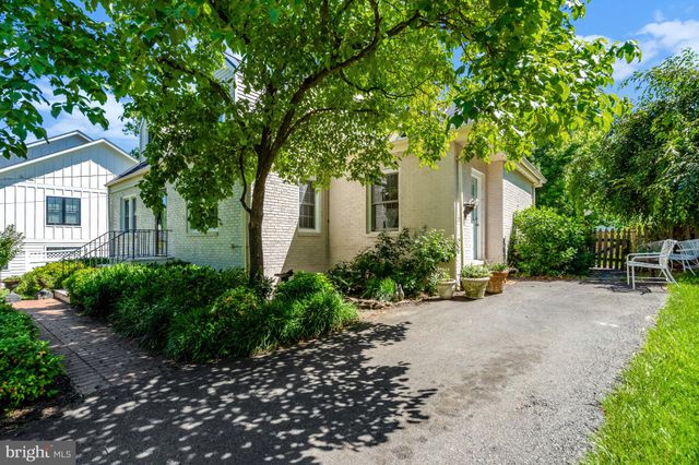 $1,600,000 | 1451 Pathfinder Lane, McLean, VA 22101