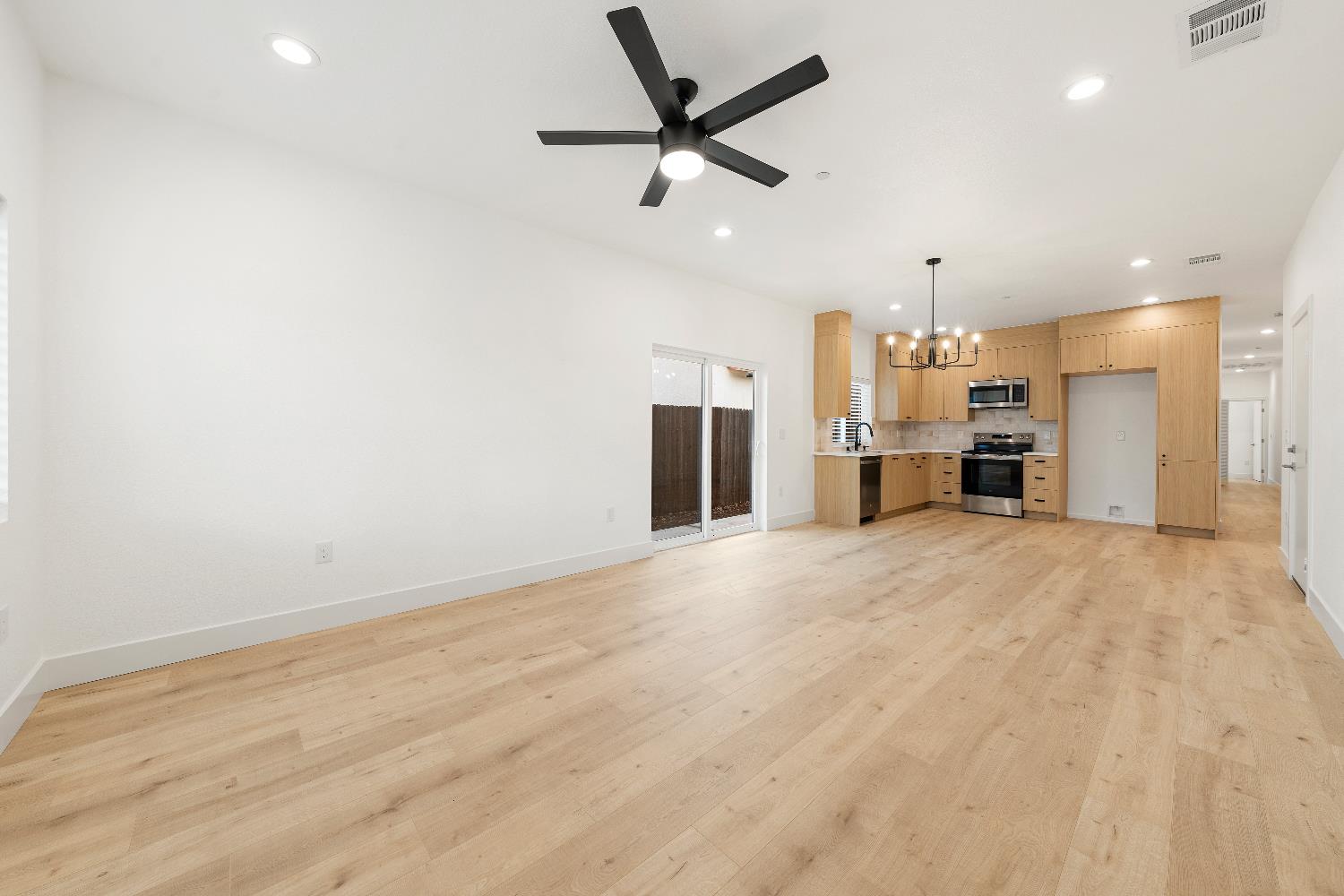 3912 Elm Street Sacramento, CA 95838 - Photo 5 of 41