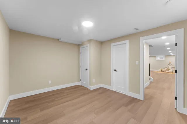 an empty room with a empty space