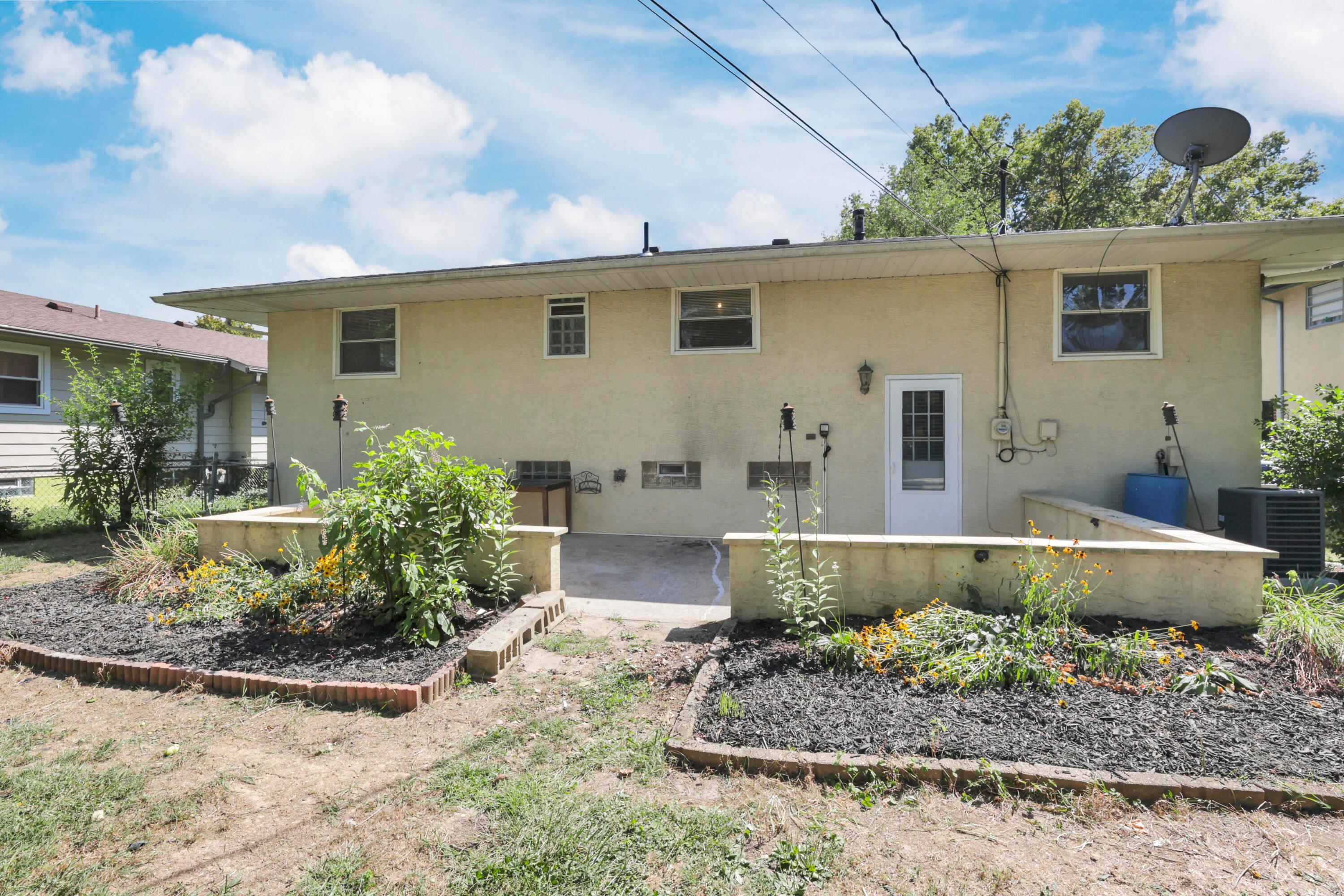 1224 Belden Road Columbus, OH 43229 - Photo 43 of 46 011A0404
