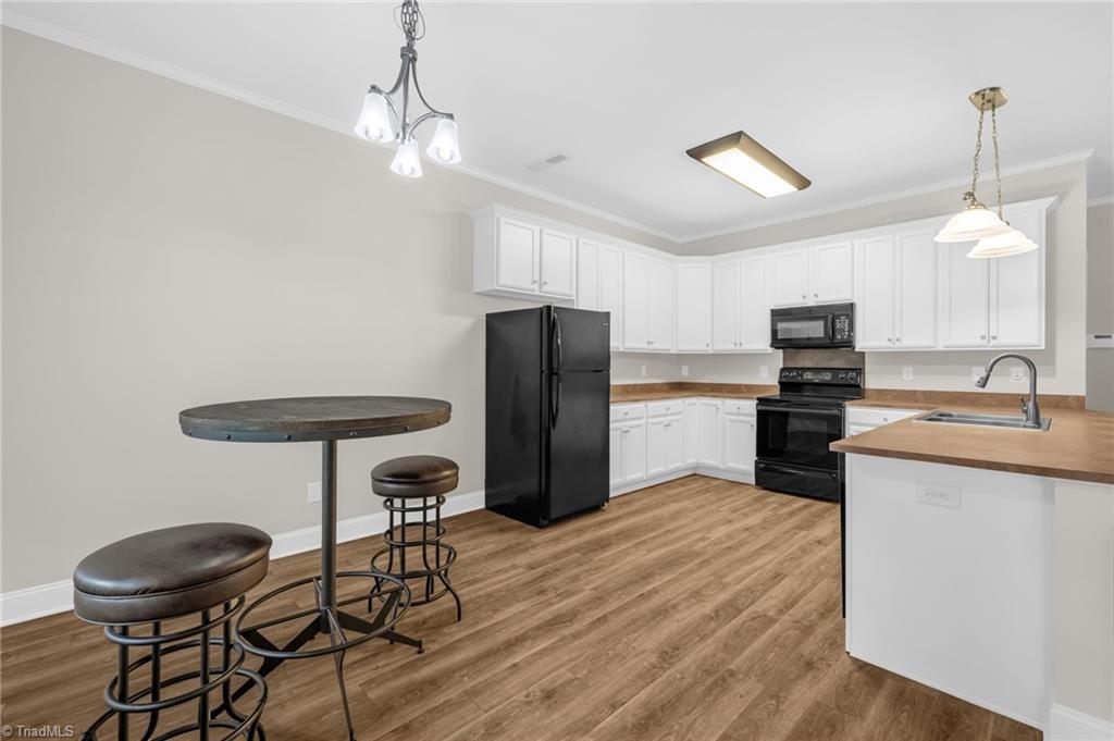 9127 County Line Road Kernersville, NC 27284 - Photo 27 of 48 Kitchen & Breakfast/Dining Area In Basement