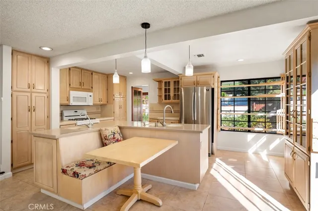 $1,150,000 | 6553 Smoke Tree Avenue, Oak Park, CA 91377