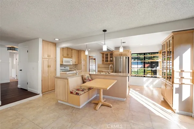 $1,150,000 | 6553 Smoke Tree Avenue, Oak Park, CA 91377