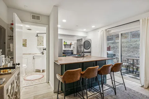 $269,999 | 214 Old Hickory Boulevard, Unit 169, Nashville, TN 37221