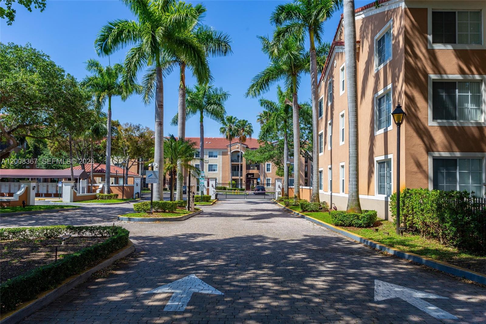 6831 Southwest 44th Street, Unit 101 Miami, FL 33155 - Photo 29 of 46