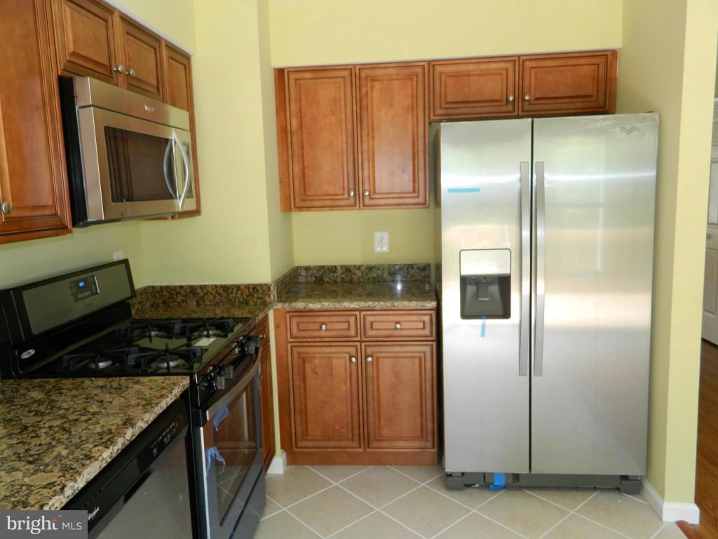 14817 Winding Loop Woodbridge, VA 22191 - Photo 11 of 30 Kitchen