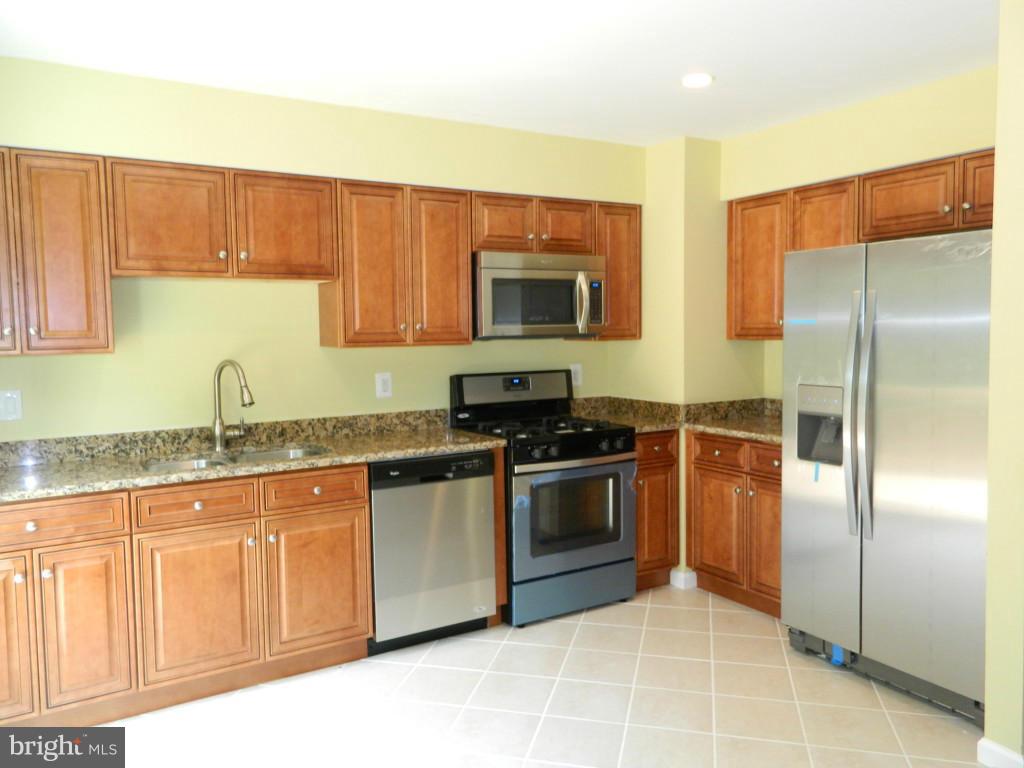 14817 Winding Loop Woodbridge, VA 22191 - Photo 12 of 30 Kitchen