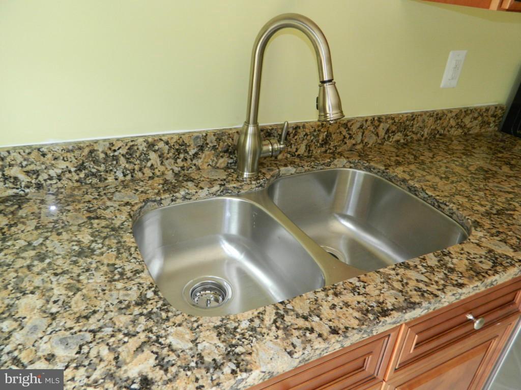 14817 Winding Loop Woodbridge, VA 22191 - Photo 14 of 30 Kitchen