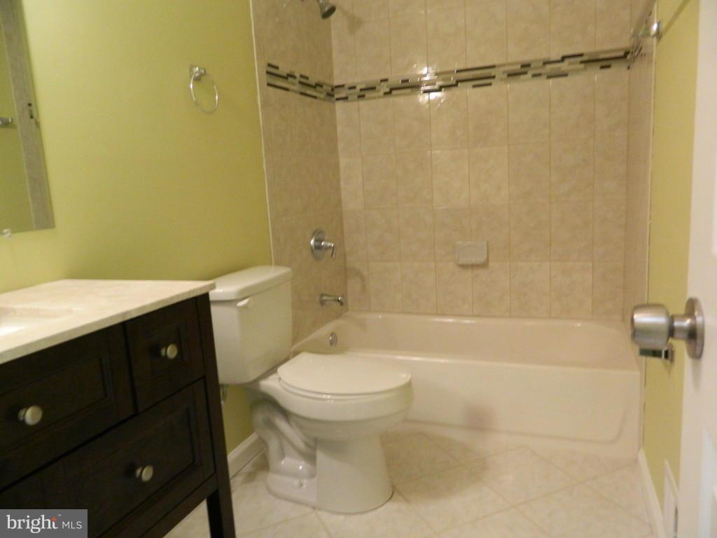 14817 Winding Loop Woodbridge, VA 22191 - Photo 15 of 30 Bath