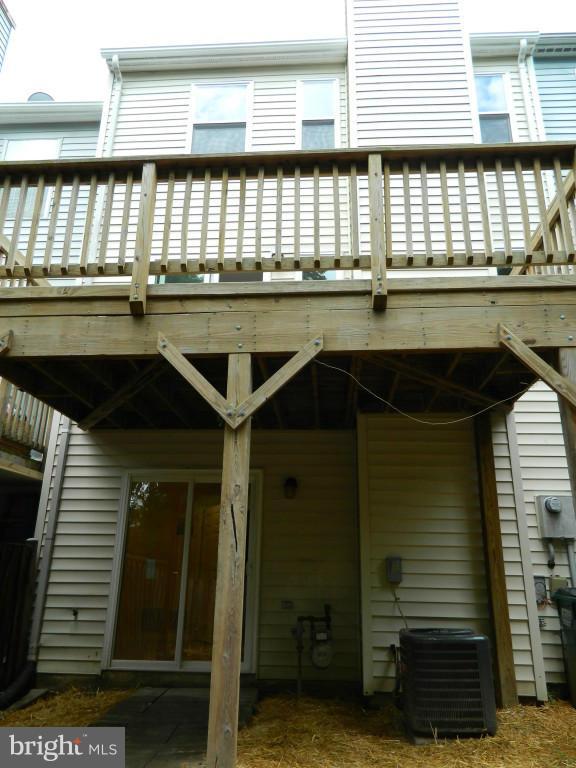 14817 Winding Loop Woodbridge, VA 22191 - Photo 29 of 30 Exterior (Rear)