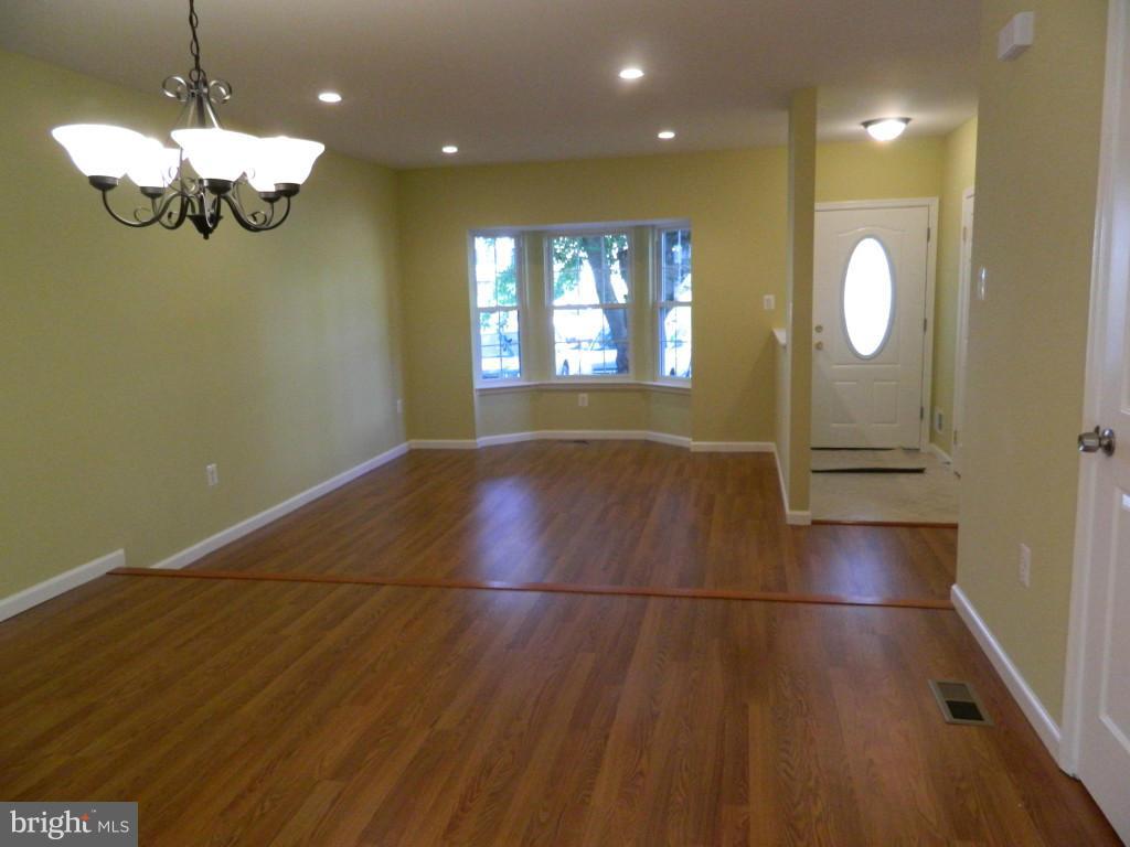 14817 Winding Loop Woodbridge, VA 22191 - Photo 7 of 30 Interior (General)