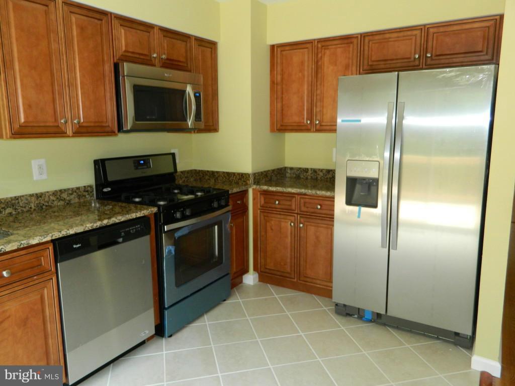 14817 Winding Loop Woodbridge, VA 22191 - Photo 10 of 30 Kitchen