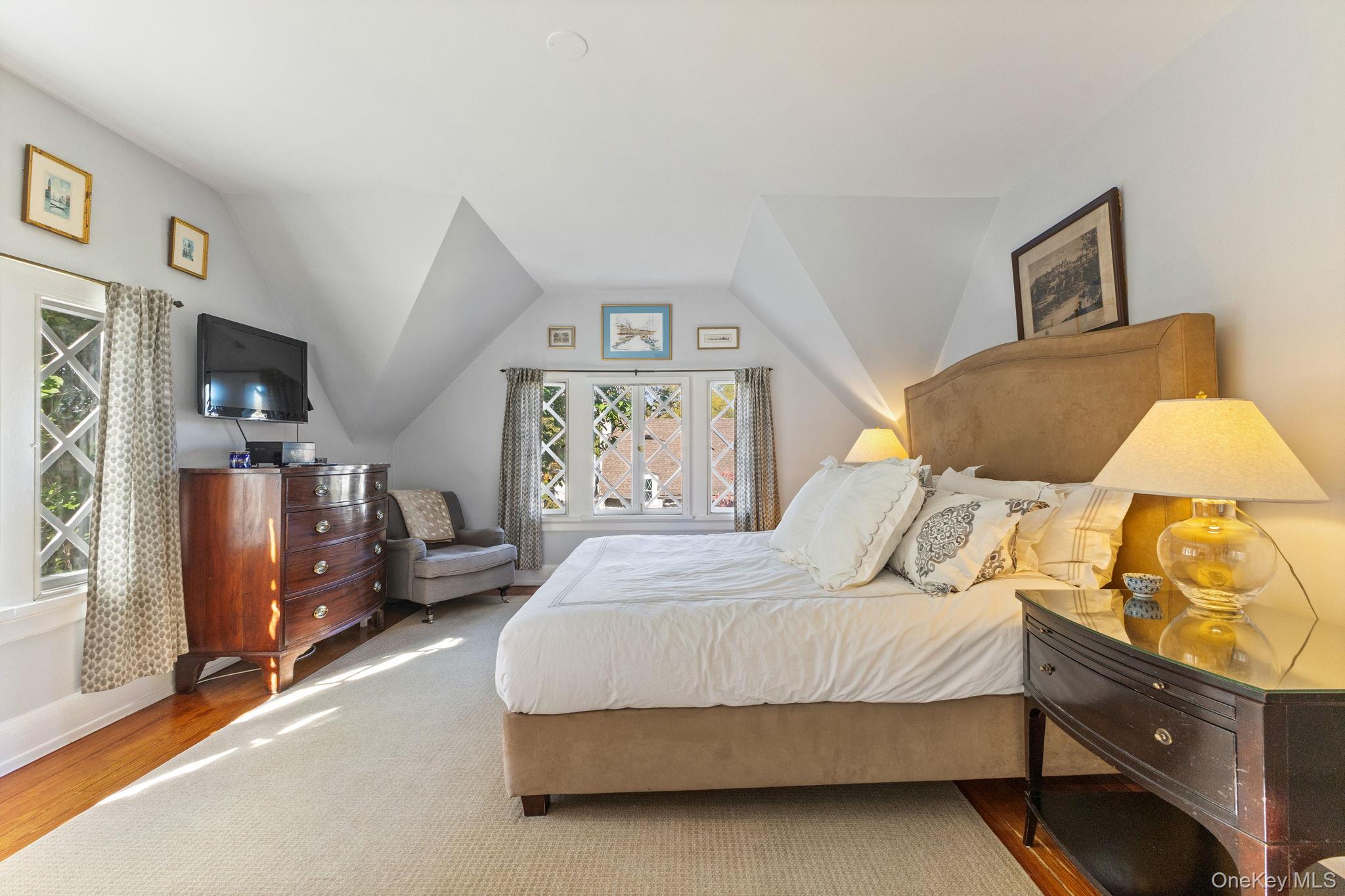 7 Avon Road Bronxville, NY 10708 - Photo 18 of 32