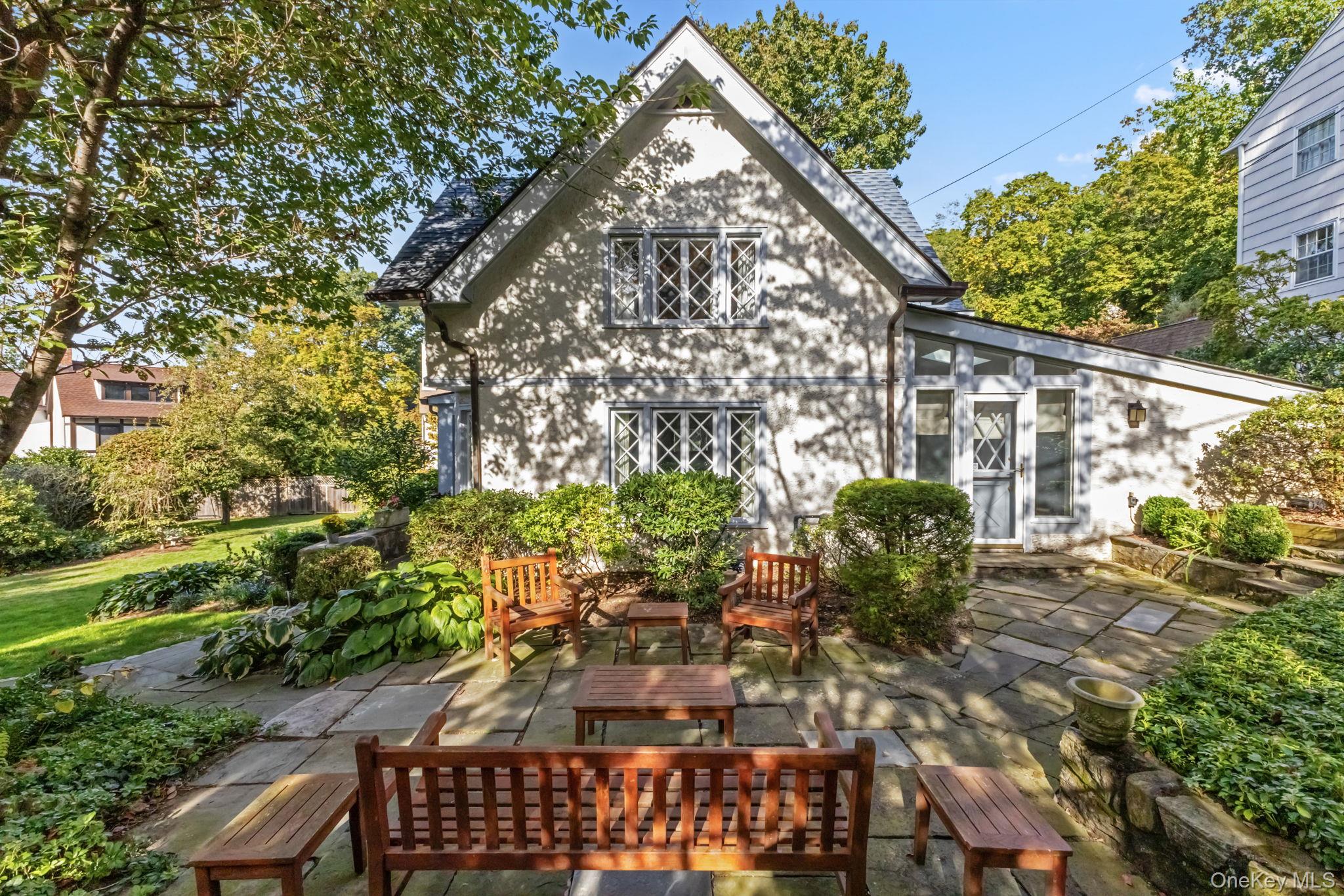 7 Avon Road Bronxville, NY 10708 - Photo 27 of 32