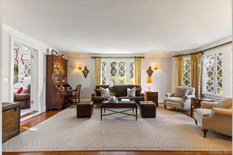 $2,295,000 | 7 Avon Road, Bronxville, NY 10708