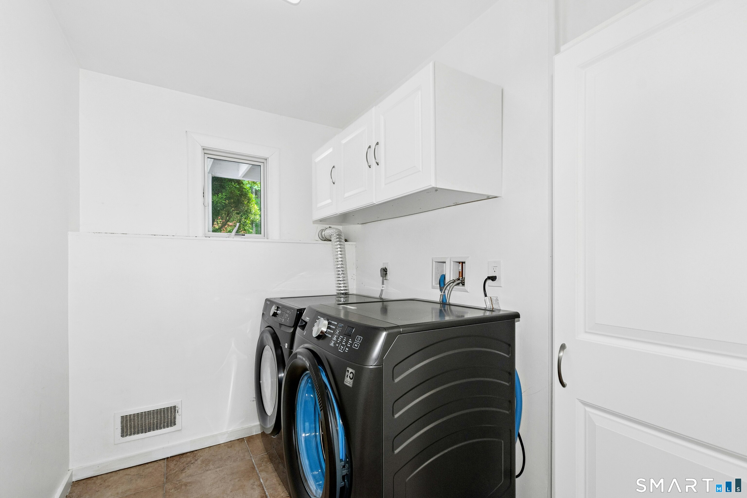 38 Old Redding Road Weston, CT 06883 - Photo 30 of 40 The Laundry Room is spacious.