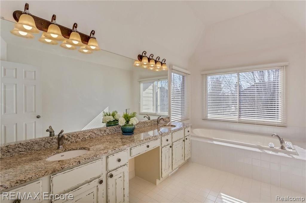 6620 Ridgewood Court Clarkston, MI 48348 - Photo 29 of 33