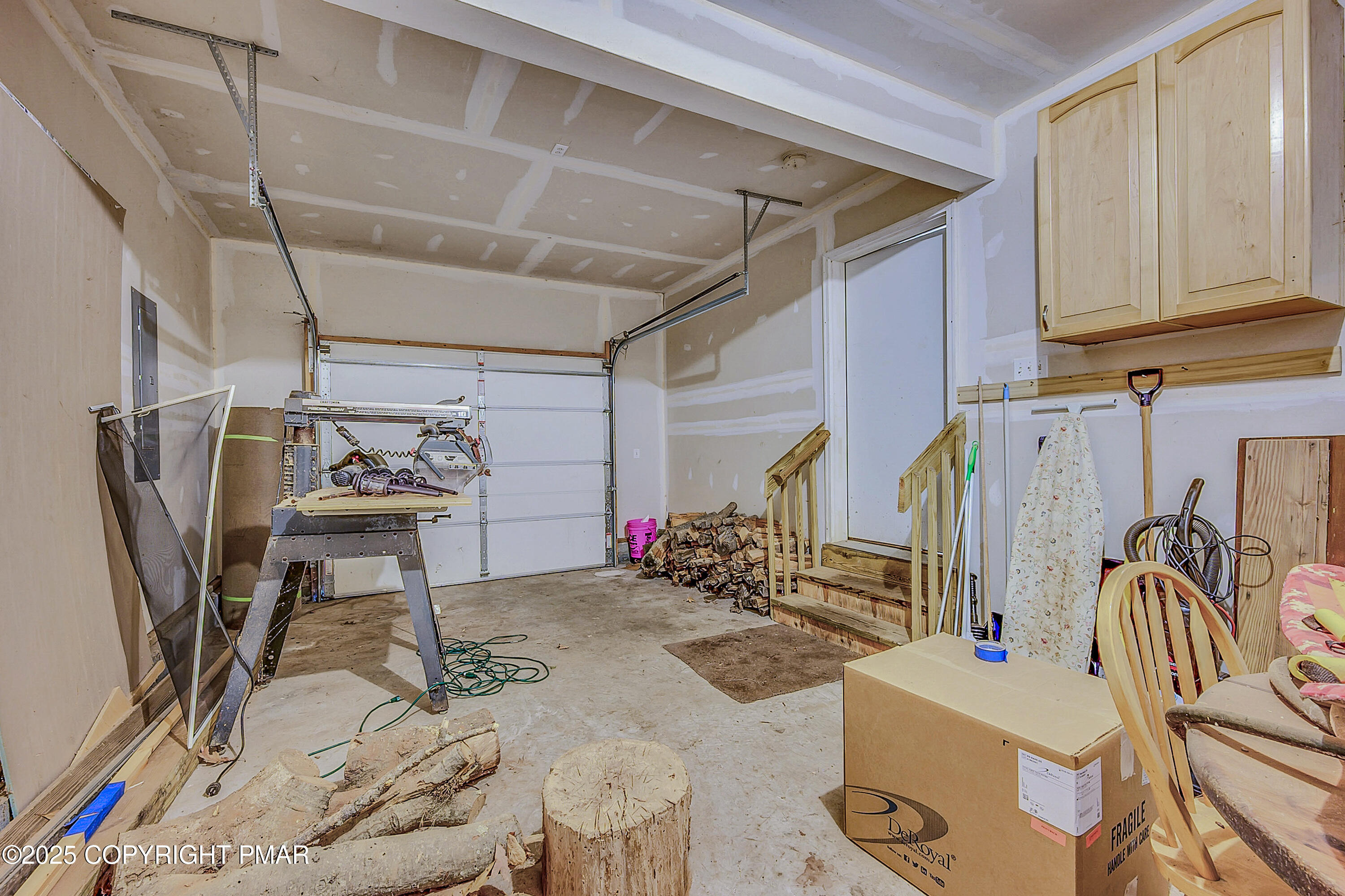 164 Bellingham Drive Bushkill, PA 18324 - Photo 18 of 46 a room with musical instruments
