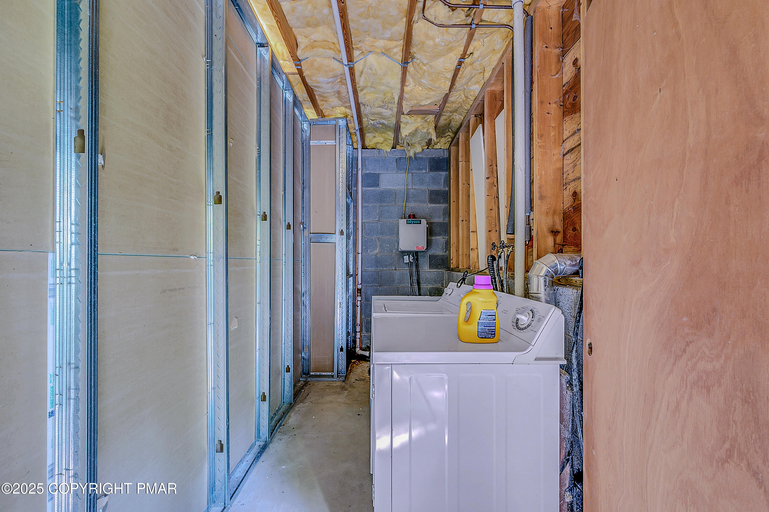 164 Bellingham Drive Bushkill, PA 18324 - Photo 38 of 46 a bathroom with a sink and a shower curtain