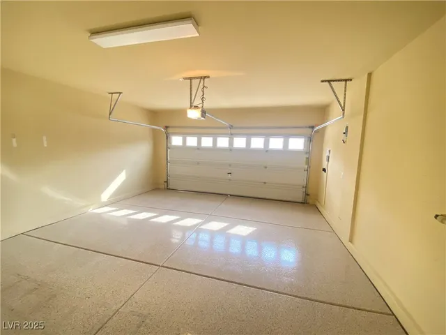 $2,600 | 9735 Panther Hollow Street, Las Vegas, NV 89141