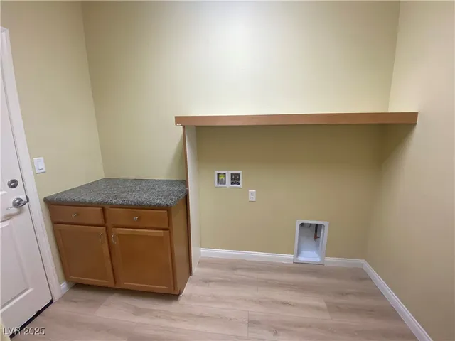 $2,600 | 9735 Panther Hollow Street, Las Vegas, NV 89141