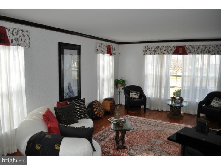1728 Devonshire Road Dresher, PA 19025 - Photo 5 of 25 Living Room